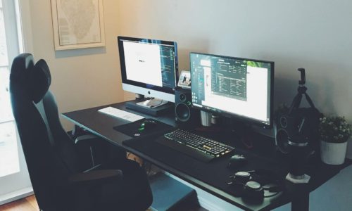 How to choose the best height adjustable standing desk for day trading